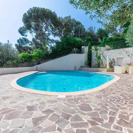 Monaco Sea View-hosted By Sweetstay